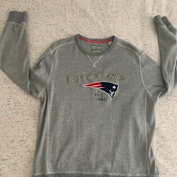 Tommy Bahama Brand Patriots NFL Sweater - Picture 2 of 12